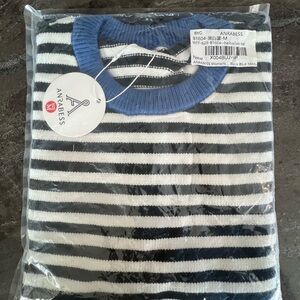 ✨NEW✨Womens Black & White Striped Sleeveless Sweater with Blue Collar